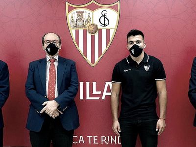 El zapalino Marcos Acuña ya concentra con el equipo del Sevilla