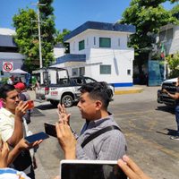 Policías detienen sin explicación a reportero del diario El Sur en Acapulco