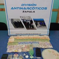 Desbarataron un kiosco de drogas, demoraron a dos hombres y secuestraron 75 mil pesos