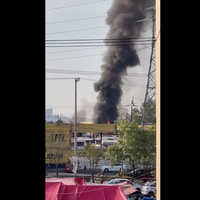 Se desploma helicóptero en Avenida del Imán en Coyoacán; se registra fuerte incendio (Video)