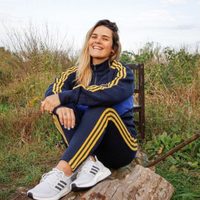 Asomó con todo: Mica Vázquez y una postal de su dulce pancita que nos derritió por completo