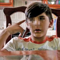 Policías encañonan a un niño de 11 años mientras su padre es torturado