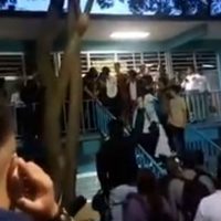 Sujetos encapuchados causan desmanes y "toman" el CCH Azcapotzalco