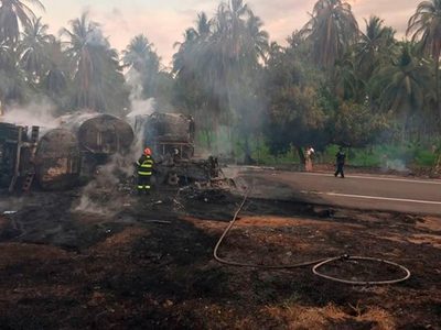 Suman 24 muertos tras choque en la autopista Siglo XXI
