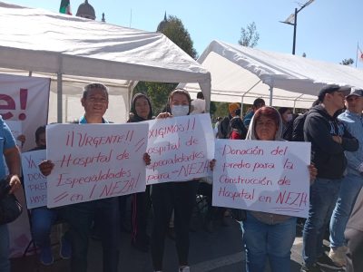 Habitantes de Neza y Tequixquiac bloquean el centro de Toluca para exigir obras