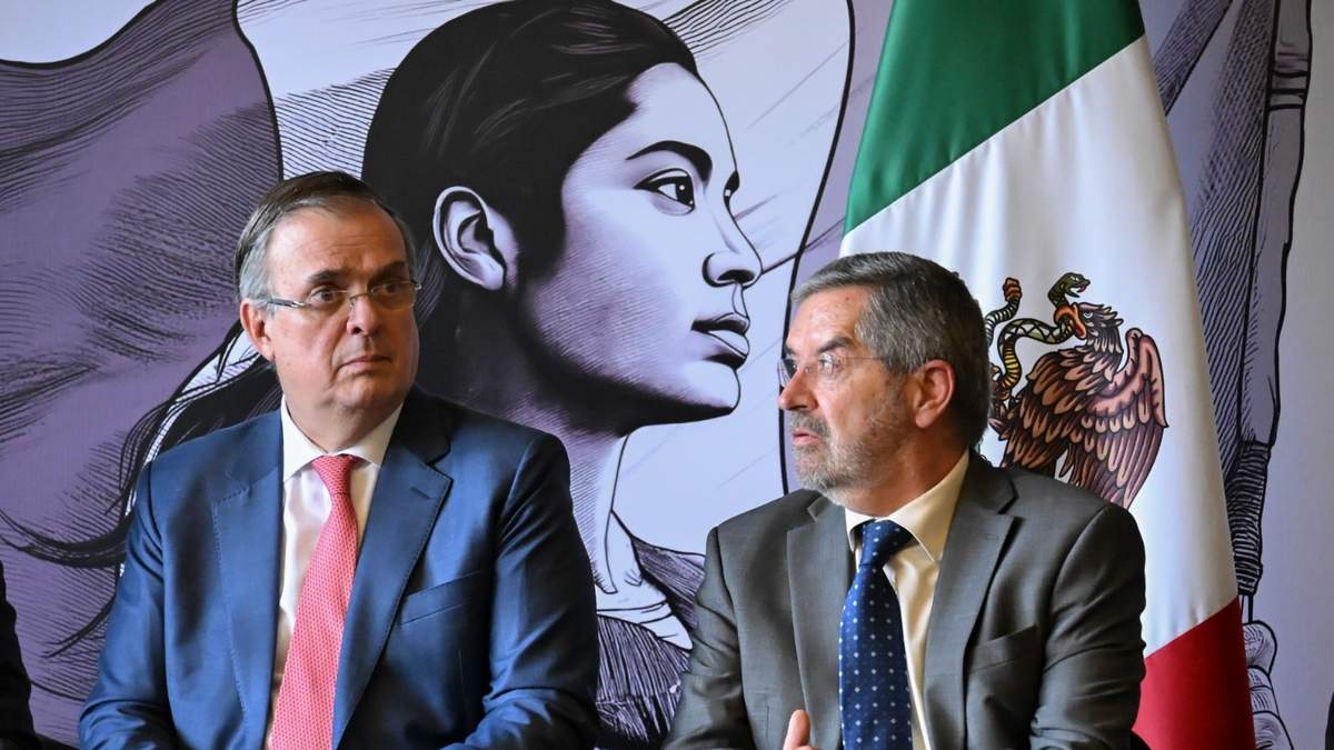 Marcelo Ebrard y Juan Ramón de la Fuente