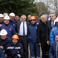 Alberto Fernández participó de la reapertura de la Fábrica Militar de Pólvoras y Explosivos en Azul