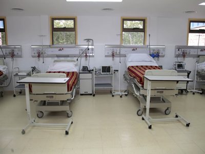 Entregan insumos y equipamiento esencial en varios hospitales de Neuquén