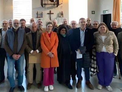 Echaron al sacerdote que organizó la reunión de diputados con represores en Ezeiza