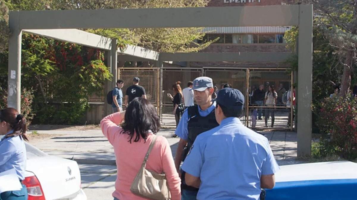 Los directivos aseguran que ni el municipio ni la policía se quieren hacer cargo de la seguridad en el cruce. Fuente (redes sociales).