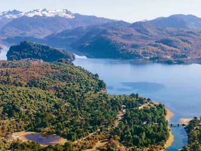Villa Pehuenia, un refugio patagónico donde la naturaleza se vive todo el año