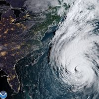 El ciclón postropical “Lee” toca tierra en Nueva Escocia con vientos de 110 km por hora