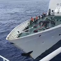 Un barco de guardacostas chino embiste a un barco de Filipinas (Video)