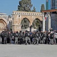 Crece la tensión entre palestinos e israelíes: más de 150 heridos en Jerusalén