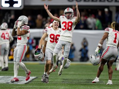 Ohio State gana primer título nacional desde 2014 al superar 34-23 a Notre Dame
