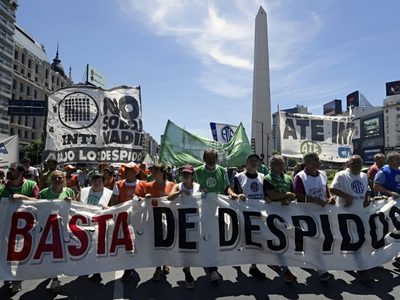 La ATE sale a protestar contra los despidos masivos y toma edificios gubernamentales