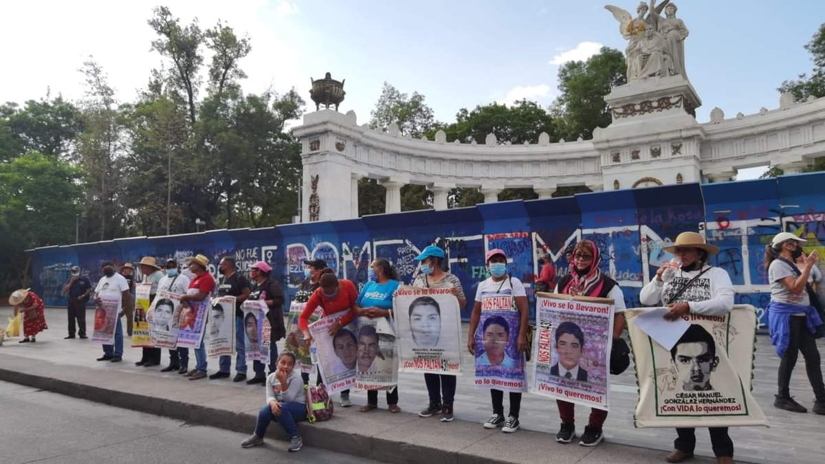 Familiares de los normalistas de Ayotzinapa