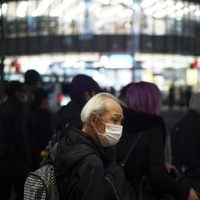 Alerta y temor en Japón: nuevo récord de contagios diarios