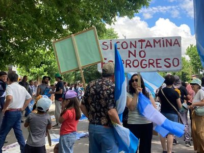 Ambientalistas viralizaron flyers con recomendaciones “en caso de detención”