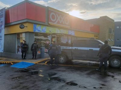 Grupo armado ataca un OXXO y mata a adolescente de 16 años que iba con su familia en Zamora