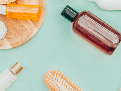 No tires el envase de vidrio vacío de la base de maquillaje: creá esto tan coqueto para decorar