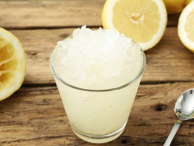 Si la vida te da limones, hacete este tremendo helado de limón con 2 ingredientes, una receta fácil que no falla