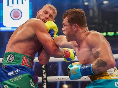 "Canelo" Álvarez vence por nocaut técnico al británico Billy Joe Saunders