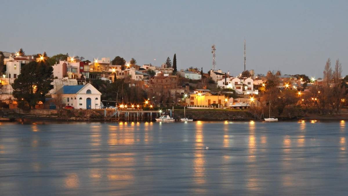 Atardecer en la Comarca Viedma. Fuente: (Twitter)