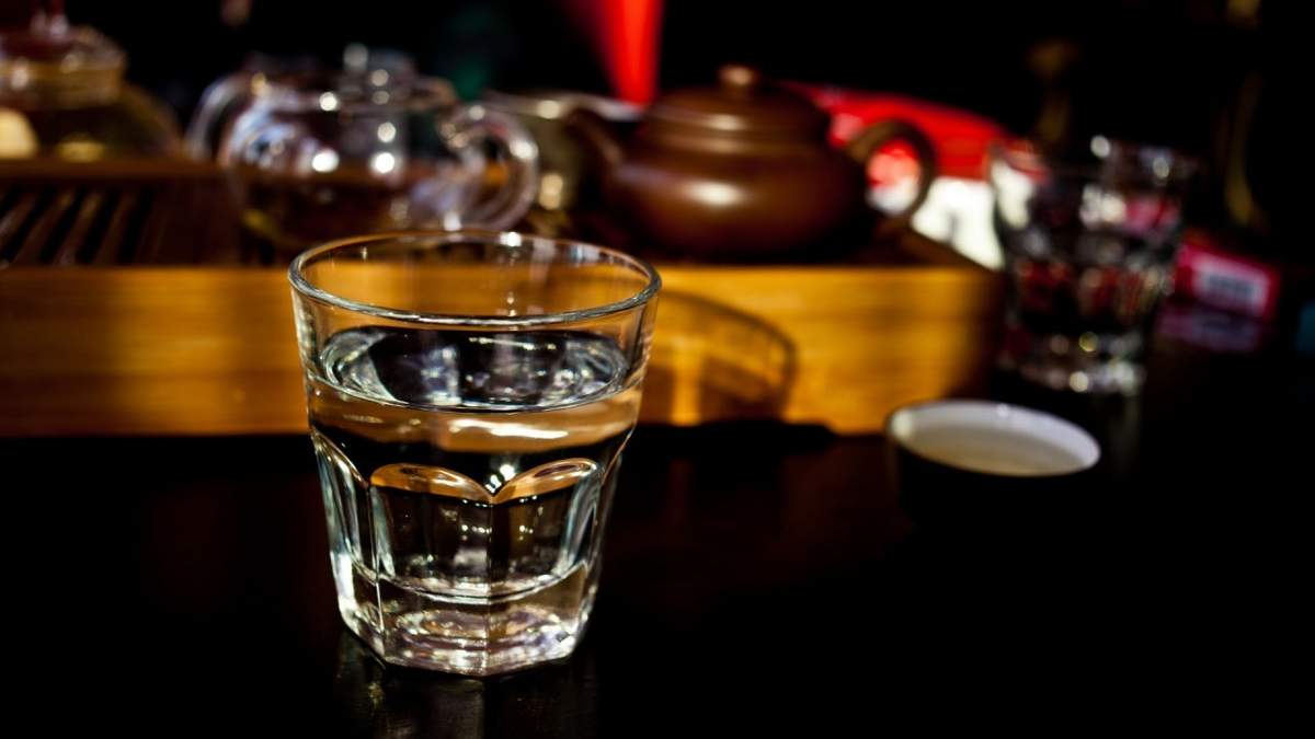 ¿Vodka para desinfectar las manos?. Fuente: (Twitter)