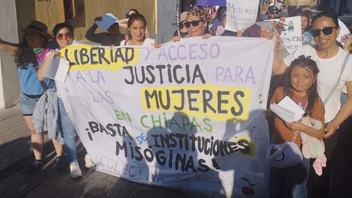 Colectiva Cereza en marcha del 8M por el acceso a la justicia de las mujeres en Chiapas