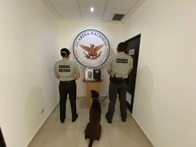 Encuentran en bocina mil dosis de metanfetamina enviada por paquetería en NL
