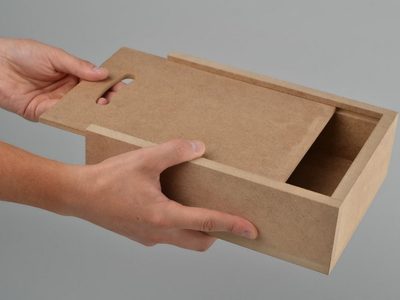 No las tires: transformá las cajas de madera en esta preciosa repisa, perfecta para colgar en pared de tu casa