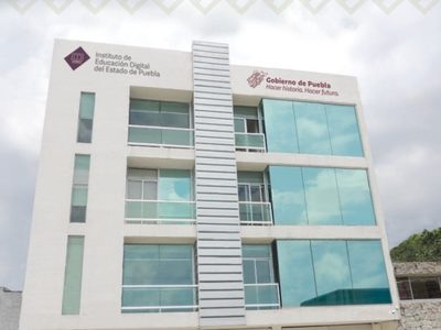 Detienen a morenovallista por expedir títulos profesionales falsos