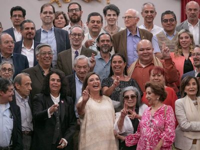 La élite intelectual se decanta por Xóchitl Gálvez