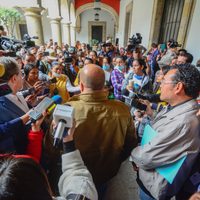 Gobierno de Jalisco comprará medicamentos que no surtió el gobierno federal