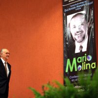 Graue formaliza candidatura de Mario Molina para la presea 'Belisario Domínguez”