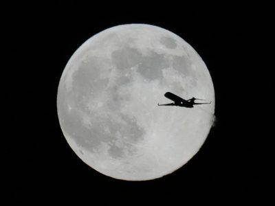 La primera lluvia de meteoros y Superluna del año coincidirán en enero