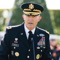 ¿Qué hay detrás de la destitución del jefe del Estado Mayor de EU, Randy George?