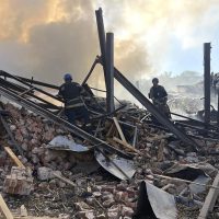Ataques rusos a Ucrania golpean Kiev y matan a dos extranjeros