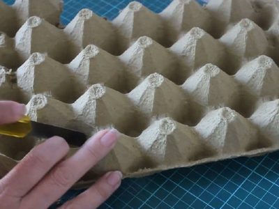 Si querés algo distinto para decorar en Navidad, no tires los maples de huevos: así de linda te quedará esta guirnalda