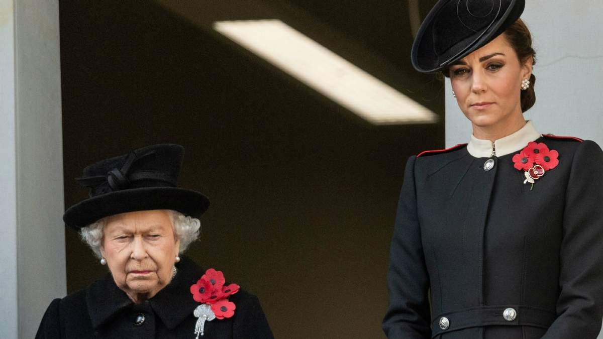 Reina Isabel y Kate Middleton. Fuente: (Instagram)