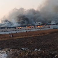 Aparatoso incendio consume bodega en Chalco sobre la carretera México-Cuautla