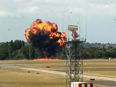 Se estrella avioneta en aeropuerto al este de Londres (Video)