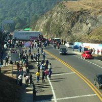 CNTE paraliza carreteras en Chiapas para exigir cumplimiento de acuerdo