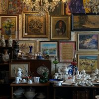 Convertí ese jarrón de cristal que heredaste de la abuela en el protagonista de tu decoración vintage