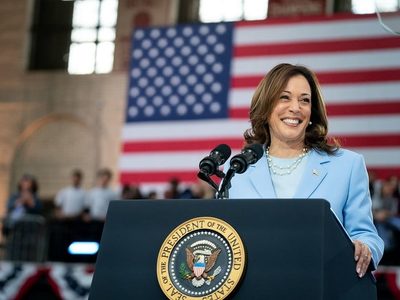 Kamala Harris supera a Donald Trump en nueva encuesta