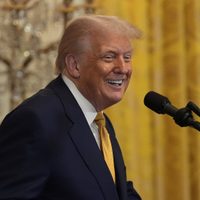 Trump anuncia acuerdo comercial con Japón que reduce arancel al 15 por ciento