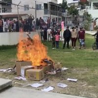 “¡Lograron su perversión!” Así reaccionó Marx Arriaga ante la quema de libros en Chiapas