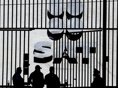 Alsea acusa al SAT de embargar cuentas bancarias de manera indebida