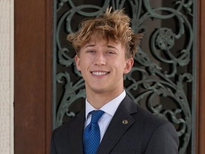Hijo de ex CEO de YouTube muere en campus de la Universidad de California